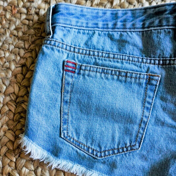 BDG Women's Blue Jean Shorts Size 32x2 Zipper Fly - Picture 4 of 5